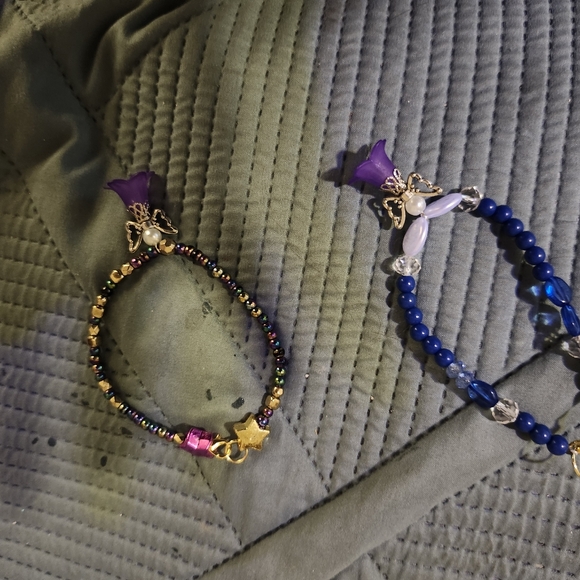 Jewlery,:bracelets,necklaces,chokers,keychains - Picture 4 of 14